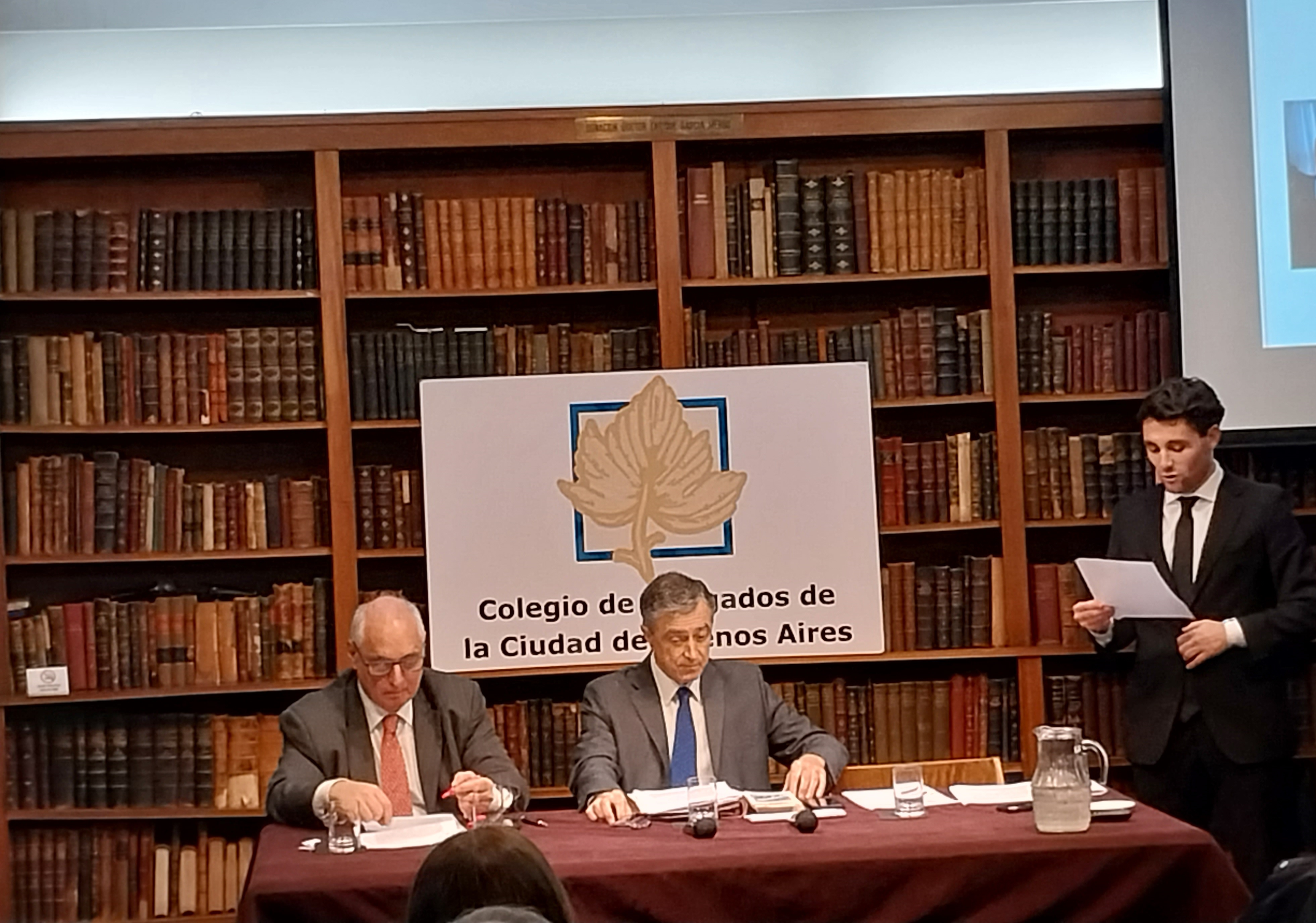 DEBATE SOBRE LA VALID�Z CONSTITUCIONAL DEL DNU 70/2023