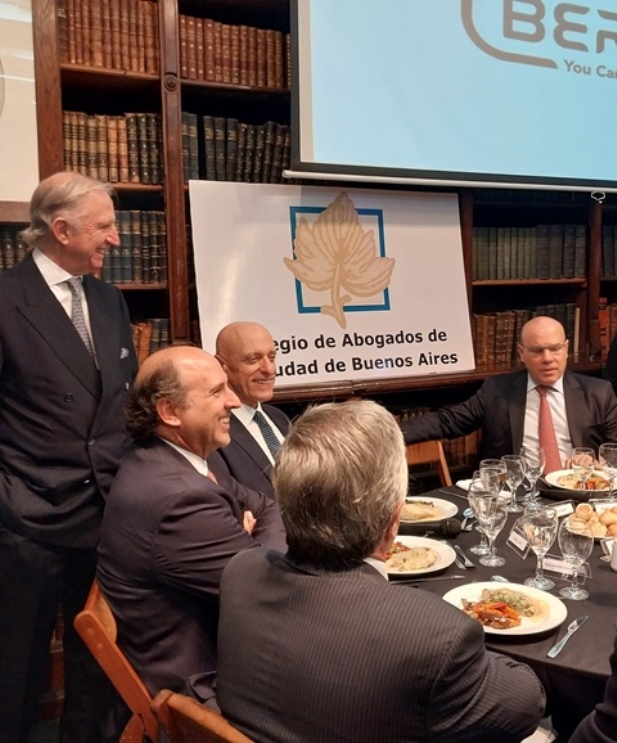ALMUERZO DE CONFRATERNIDAD. INVITADO: CARLOS PAGNI