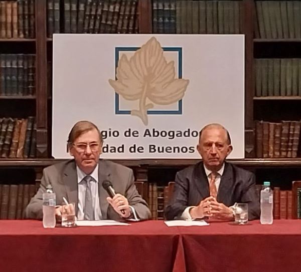 SE REALIZO LA ASAMBLEA GENERAL ORDINARIA.   ROSAL�A SILVESTRE,  PRESIDE EL COLEGIO DE ABOGADOS DE LA CIUDAD DE BUENOS AIRES