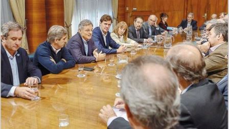 REUNI�N CON LOS MINISTROS DE PRODUCCI�N Y DE FINANZAS